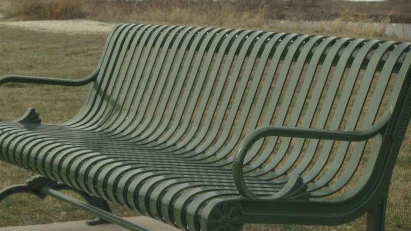Quincy Park District offers memorial benches