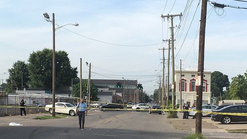 Police responded to a double shooting Sunday morning on south 18th Street. (Source: WAVE 3 News)