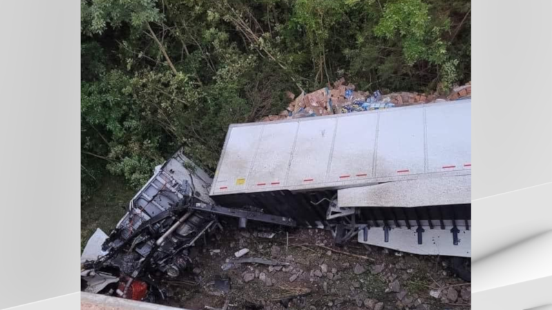 Semi overturned on I-65 in Bullitt County.