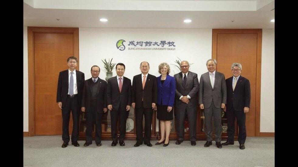 Dean Kesner and colleagues at Sungkyunkwan University in Seoul. (Source: WAVE 3 News)
