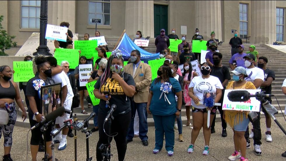 On Tuesday, family of Breonna Taylor and Kenneth Walker joined with national activists in a...