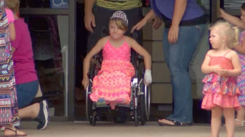 Ally Rednour at a fundraiser in May. (Source: Todd Hoyer/WAVE 3 News)